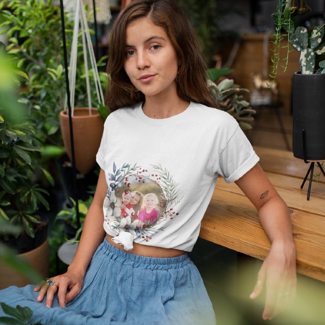 Christmas wreath, white flowers, red berries photo T-Shirt (Creator Uploaded)