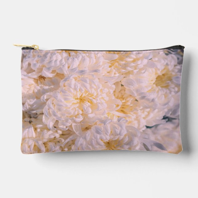 chrysanthemum bloom accessory pouch (Front)