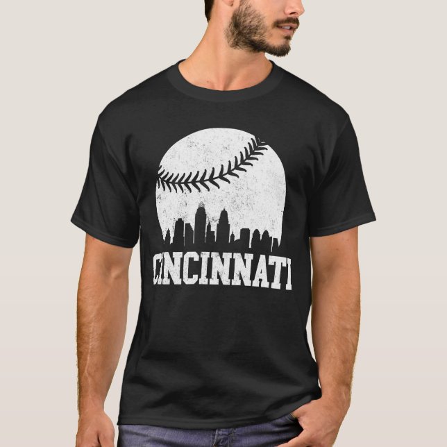 Cincinnati Vintage Baseball Distressed Gameday  T-Shirt (Front)