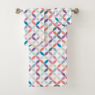 Circular quartered pattern cool tone colors bath towel set