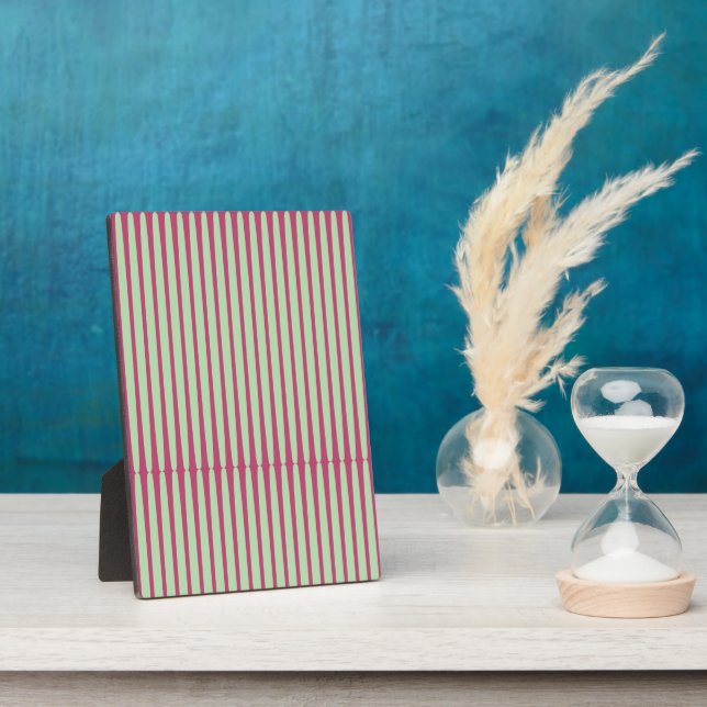 Circular stripes in lime and red. plaque (Side)