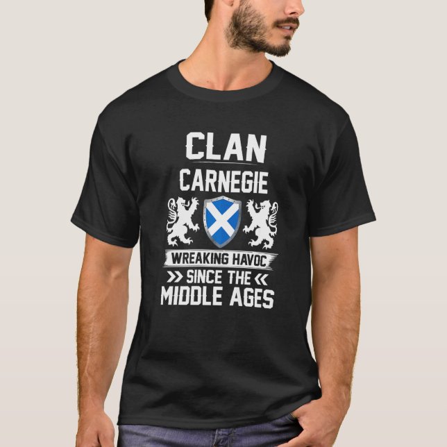 Clan Carnegie Scottish Family Clan Scotland Wreaki T-Shirt (Front)