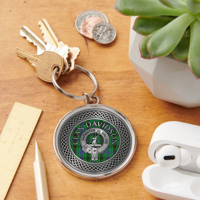 Clan Davidson Crest & Tartan Knot Key Ring (Desk)