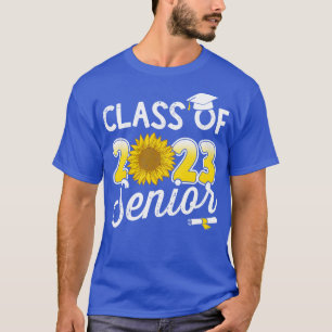 Class of 2023 senoir graduate with sunflower for g T-Shirt