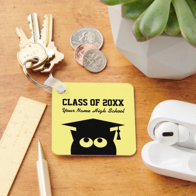 Class of 2025 graduation party favour funny cat key ring (Desk)