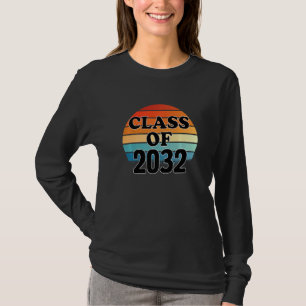 Class Of 2032 Senior Graduate Retro Graduation   T-Shirt
