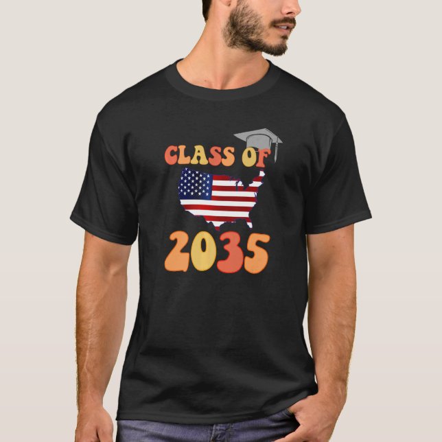 Class of 2035 Grow With Me First Day of School Gra T-Shirt (Front)