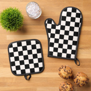 Classic Black and White Chequered Flag Pattern Oven Mitt & Pot Holder Set