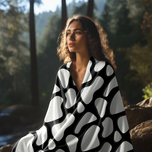 Classic Black and white cow print Fleece Blanket (Creator Uploaded)