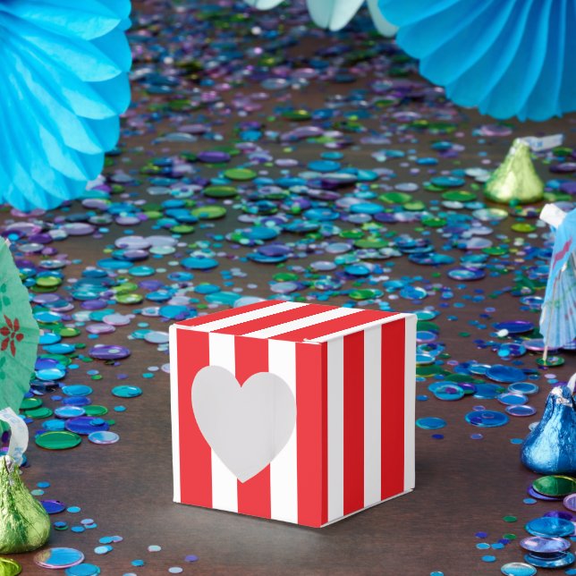 Classic Bright Red and White Striped Heart 2x2x2 Favour Box (Party)