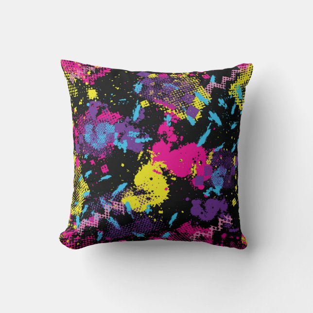 Classic Camouflage: Seamless Vintage Pattern Cushion (Front)