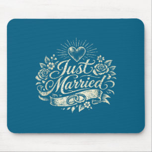 Classic honeymoon just married newlywed couple mouse pad