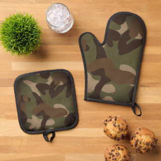 Classic Military Camouflage Pattern Oven Mitt & Pot Holder Set