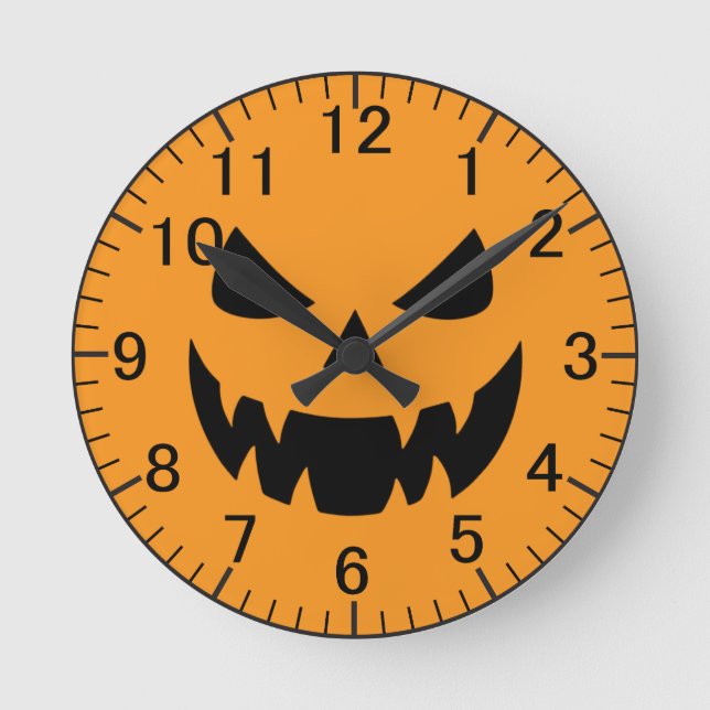 Classic, spooky pumpkin face round clock (Front)