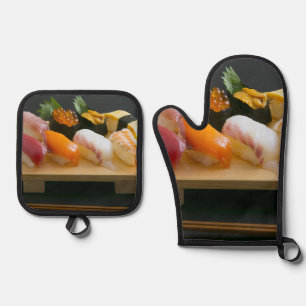 Classic Sushi Board – Warmth on the Stove & Table Oven Mitt & Pot Holder Set