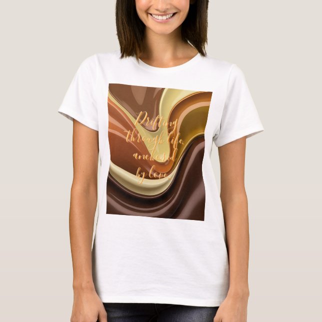 Classic t-shirt in stylish abstract graphic (Front)