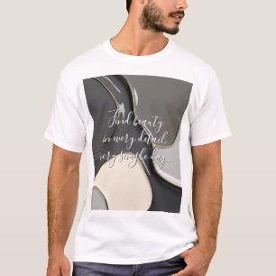 Classic t-shirt in stylish abstract graphic