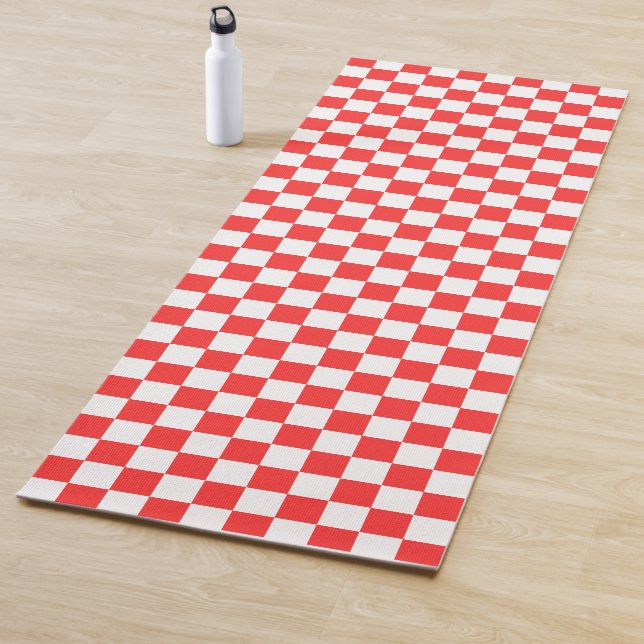 Classic visual red chequerboard  yoga mat (In Situ)