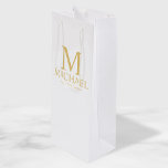 Classic White and Gold Personalised Groomsman Wine Gift Bag<br><div class="desc">Classic White and Gold Personalised Groomsman Gifts featuring personalised monogram, groomsman's name and title in gold classic serif font style. Also perfect for Best Man, Father of the Bride and more. Please Note: The foil details are simulated in the artwork. No actual foil will be used in the making of...</div>