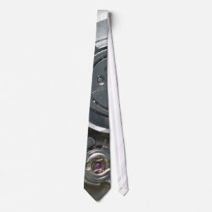 Clock mechanism tie