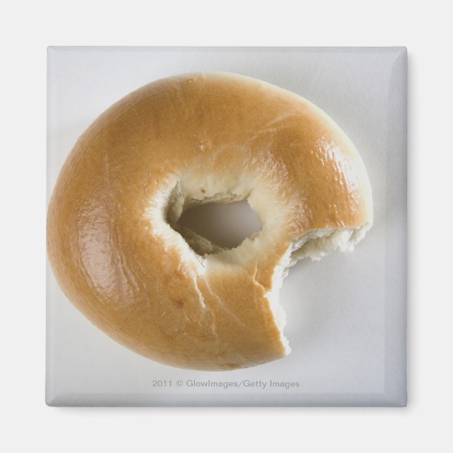 Close-up of a bagel magnet (Front)