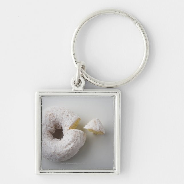 Close-up of a cake key ring (Front)