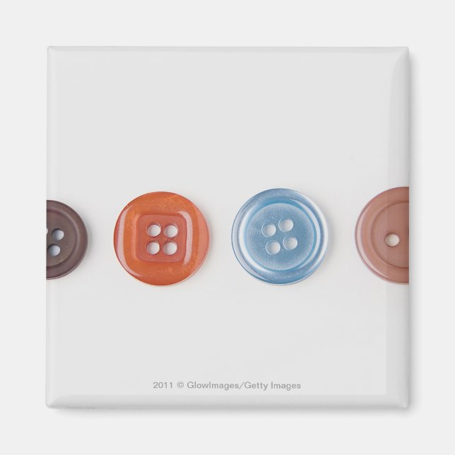 Close-up of buttons magnet (Front)