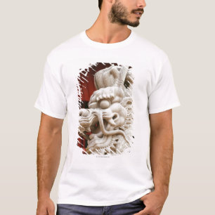 Close-up of the statue of a dragon, Shuri T-Shirt