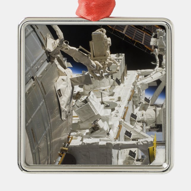 Close-up view of components metal ornament (Front)