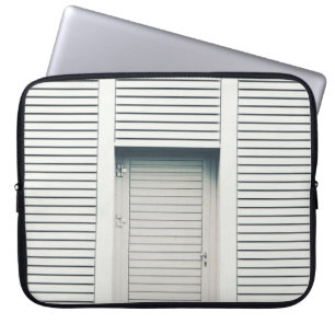 CLOSED LOUVER DOOR LAPTOP SLEEVE