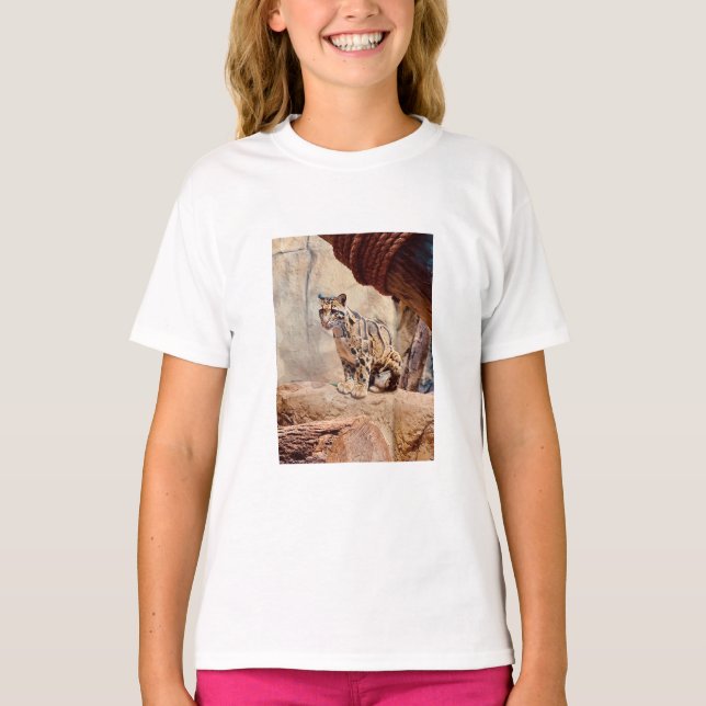 clouded leopard picture nature wildlife exotic T-Shirt (Front)