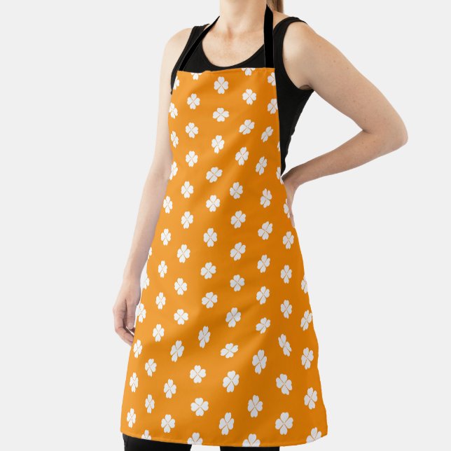Clover flavoued long apron (Insitu)