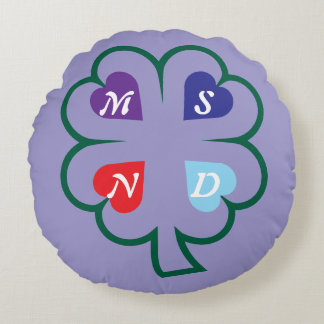 Clover with hearts round cushion