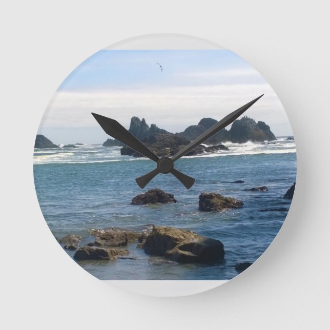 Coast at Seal Rock Oregon Round Clock (Front)