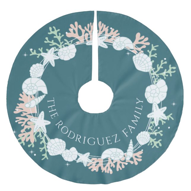 Coastal Christmas Shell Wreath Tree Skirt (Front)