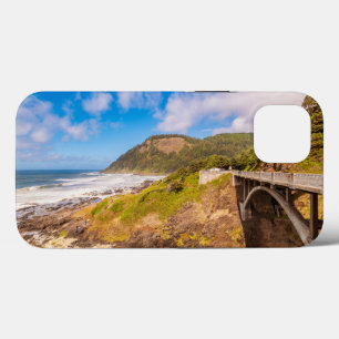 Coastline   Cook's Chasm, Yachats, Oregon iPhone 13 Case