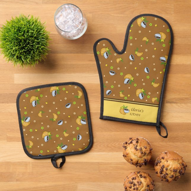 Coffee and croissants  oven mitt & pot holder set (Top Down)