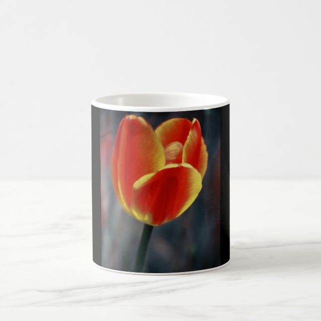 coffee mug with red tulip (Center)