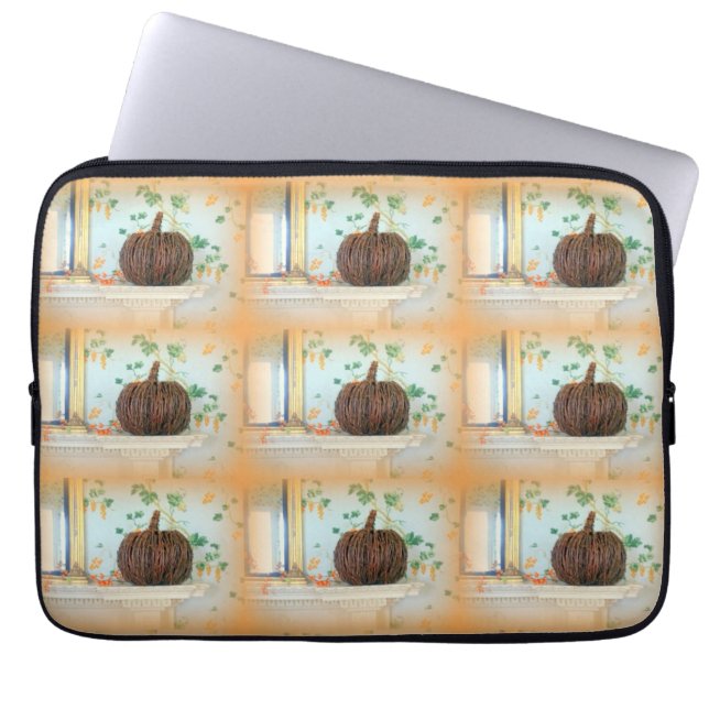 colonial pumpkin basket laptop sleeve (Front)