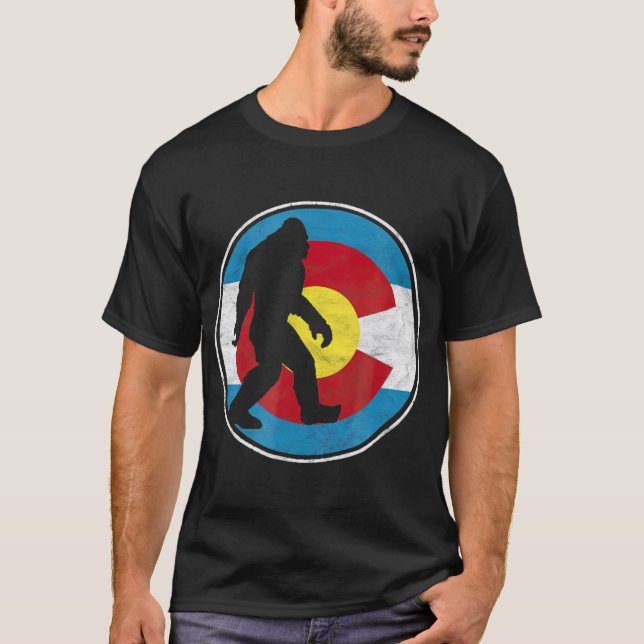 Colorado Flag Bigfoot Silhouette Design Retro T-Shirt (Front)