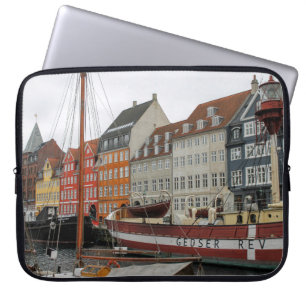 COLORFUL BUILDINGS BESIDE THE RIVER LAPTOP SLEEVE