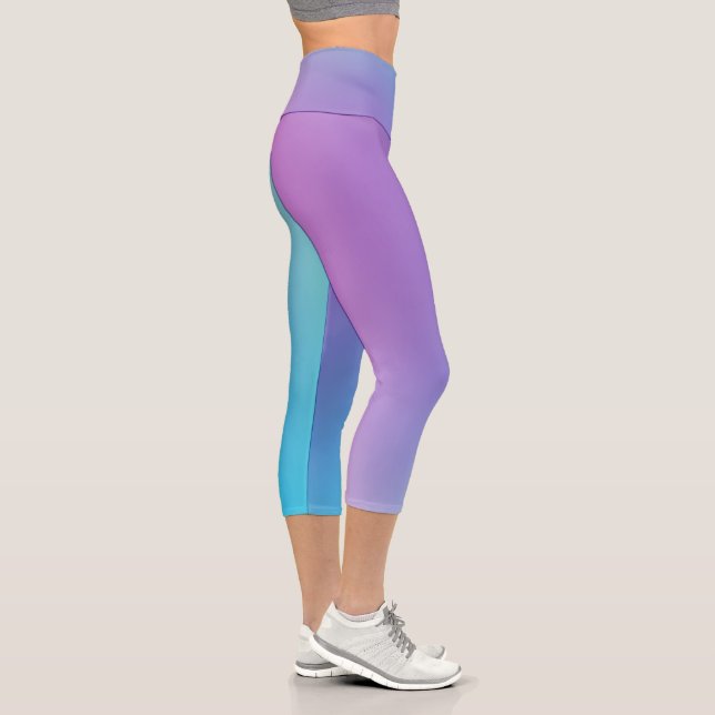Colorful Purple Ombre Design Capri Leggings (Right)