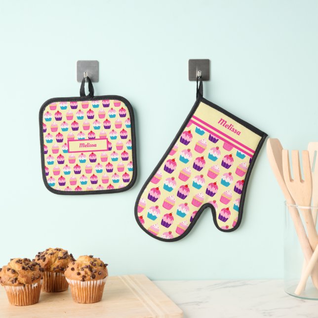 Colourful Cupcakes  Oven Mitt & Pot Holder Set (Insitu(Hanging))