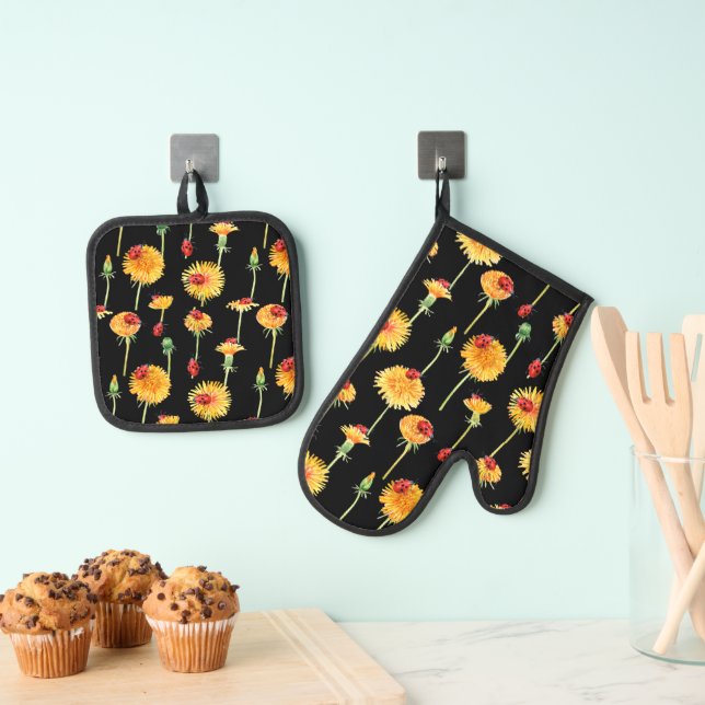 Colourful Dandelions and Sweet Ladybugs  Oven Mitt Oven Mitt & Pot Holder Set (Insitu(Hanging))