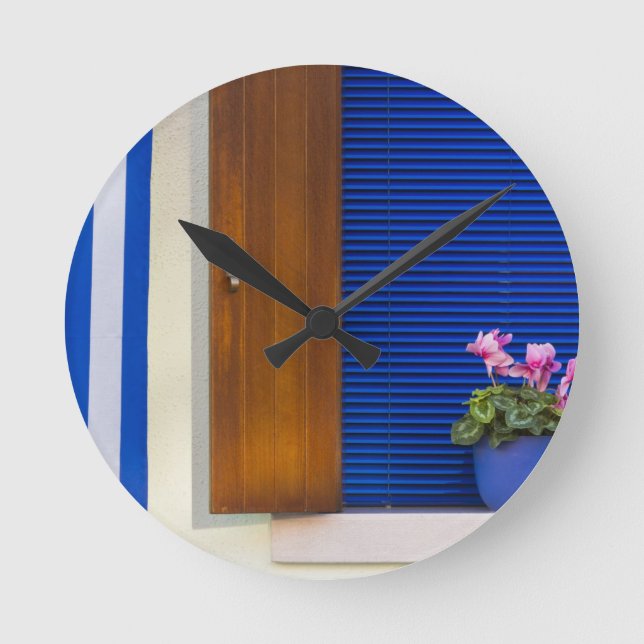 Colourful design contrast on residence round clock (Front)