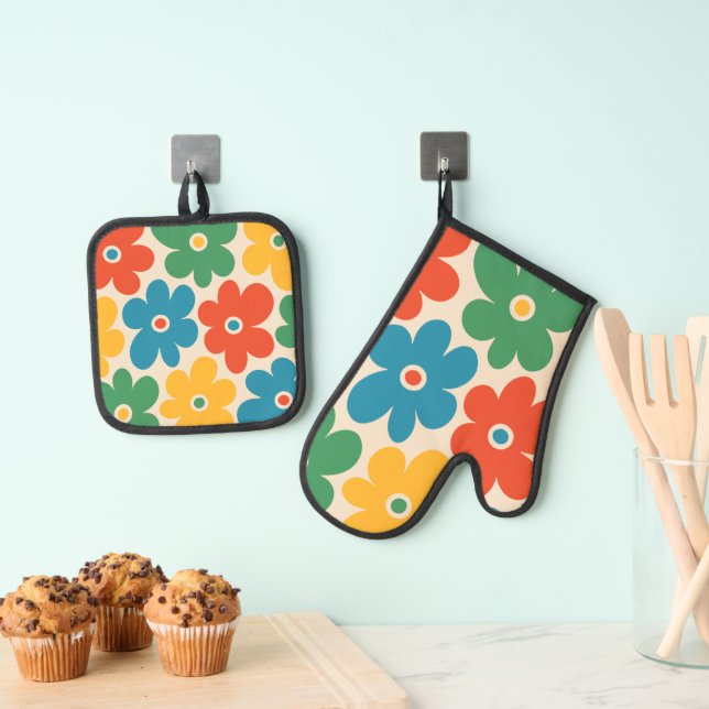 Colourful Retro Flowers Pattern Oven Mitt & Pot Holder Set (Insitu(Hanging))