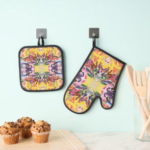 Colourful Retro Psychedelic Kaleidoscope Abstract Oven Mitt & Pot Holder Set