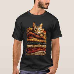 Colourful Tabby Cat Resting with Fall Leaves Cosy T-Shirt