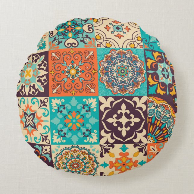 Colourful tiles Azulejos. Traditional Portuguese o Round Cushion (Front)