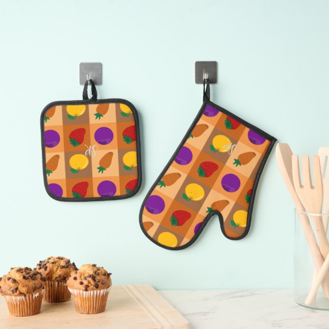 Colourful Veggie Pattern Oven Mitt & Pot Holder Se Oven Mitt & Pot Holder Set (Insitu(Hanging))
